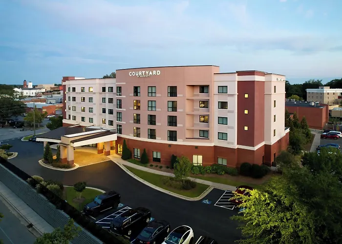 Courtyard By Marriott Carrollton